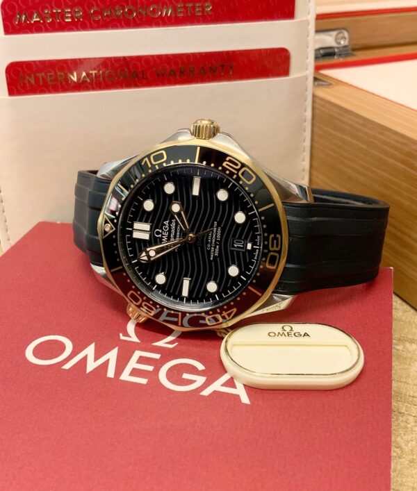Omega Seamaster Diver 2023 18k Sedna Gold Black 2023 - Ref. 210.22.42.20.01.002