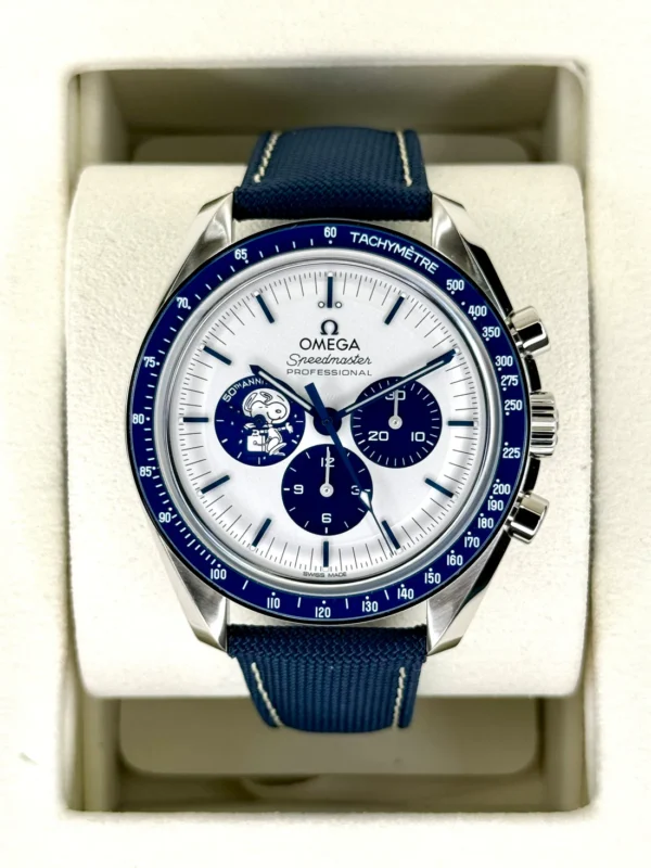 2023 Omega Speedmaster Silver Snoopy Award 310.32.42.50.02.001