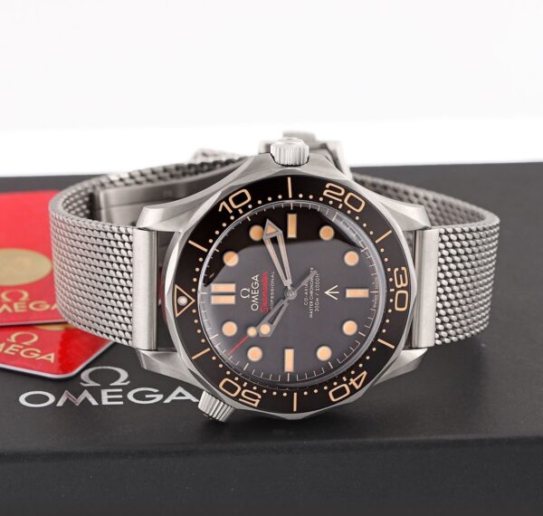 Omega James Bond 007 Seamaster Diver 300m "No Time to Die" 42mm 210.90.42.20.01.001